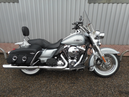 Harley Davidson Road King Classic 103